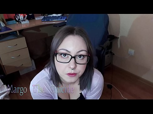❤️ Neska sexy betaurrekoekin dildoa zurrupatzen du kameraren aurrean Kalitatezko pornoa gurean eu.hentaisaturn.ru ❤