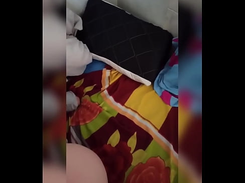 ❤️ Nire gelakidea etxean bakarrik geratzen da, bere senarra oporretara joaten delako eta nik izorratzeko eta ipurdia esnez betetzeko aprobetxatzen dut Kalitatezko pornoa gurean eu.hentaisaturn.ru ❤